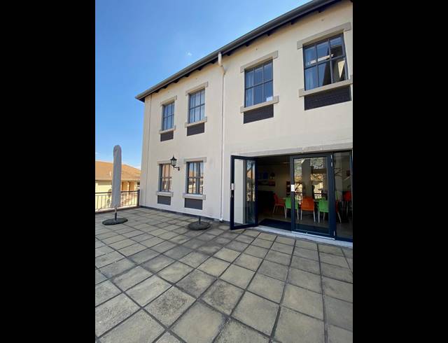 252M² OFFICE TO LET IN BRYANSTON